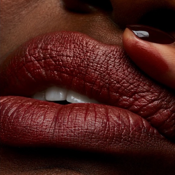 MAC Cosmetics Powder Kiss Lipstick in 316 Devoted to Chili - Picture 4 of 14